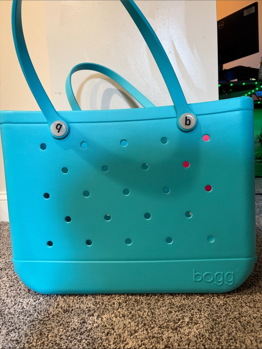 Bogg Bag Beach Tote in Breakfast at Tiffany's - Picture 8 of 10